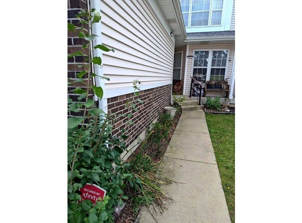 1503 Ashley Court, Woodstock, IL 60098