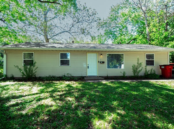 1607 Williamsburg Drive, Champaign, IL 61821