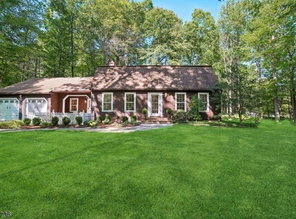 36 Cora Ln, Chester Twp., NJ 07930-2711