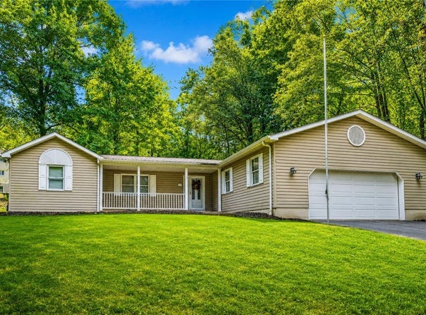 436 Forest Ridge Rd, White Twp, PA 15701