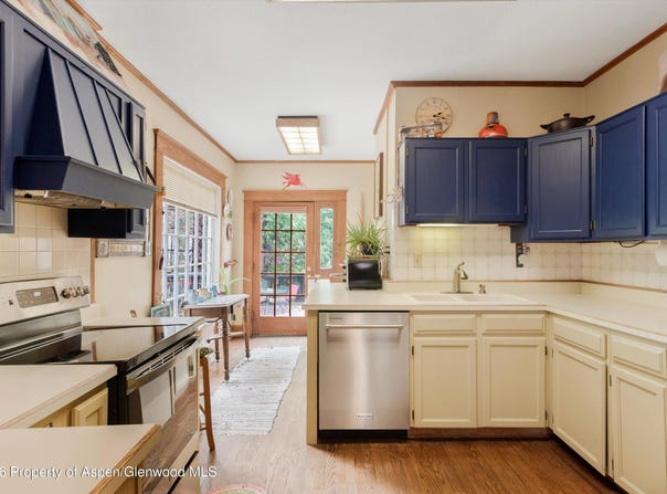 1017 Cooper Avenue, Glenwood Springs, CO 81601