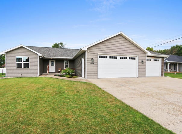 1124 HAROLD Drive, MENASHA, WI 54952