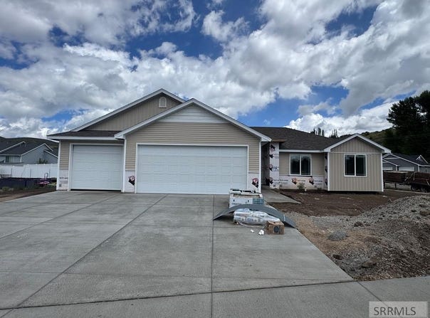 355 Skyline Peak Loop, Inkom, ID 83245