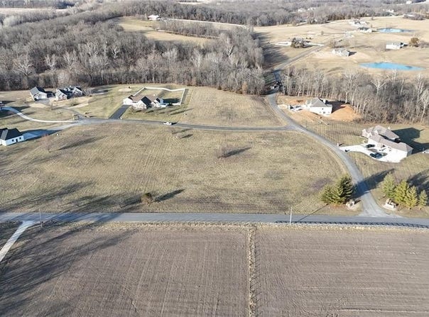11 Champion Circle, Troy, MO 63379