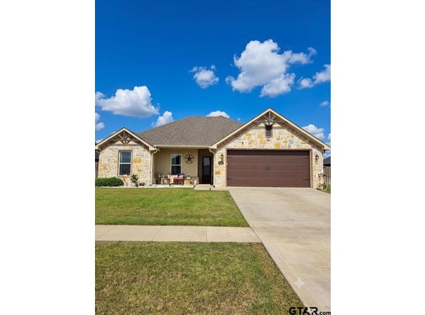 1712 Stephanie Dr, Whitehouse, TX 75791