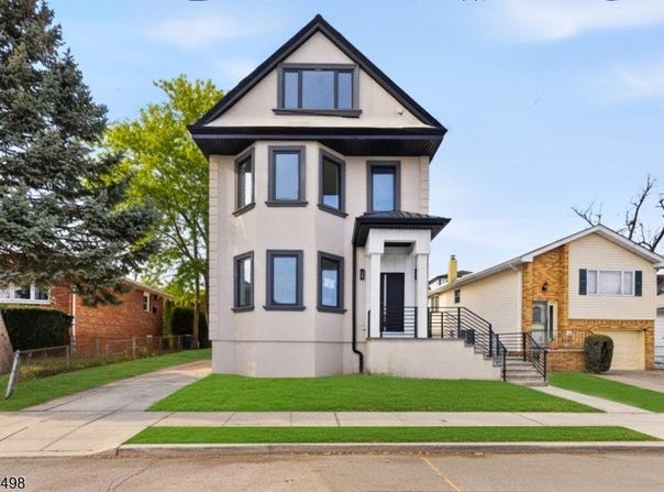 703 3Rd St, Secaucus Town, NJ 07094-3130
