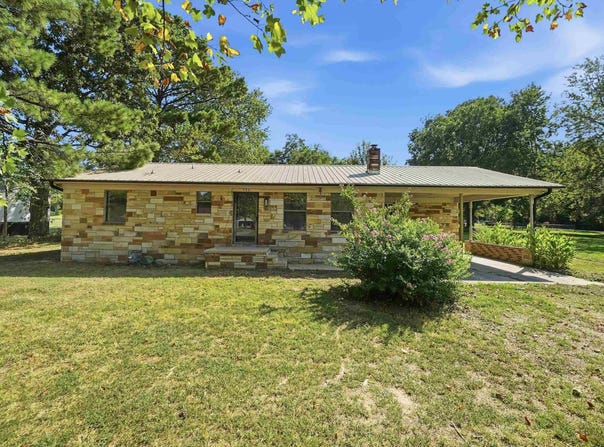 906 2nd Street, Pangburn, AR 72121