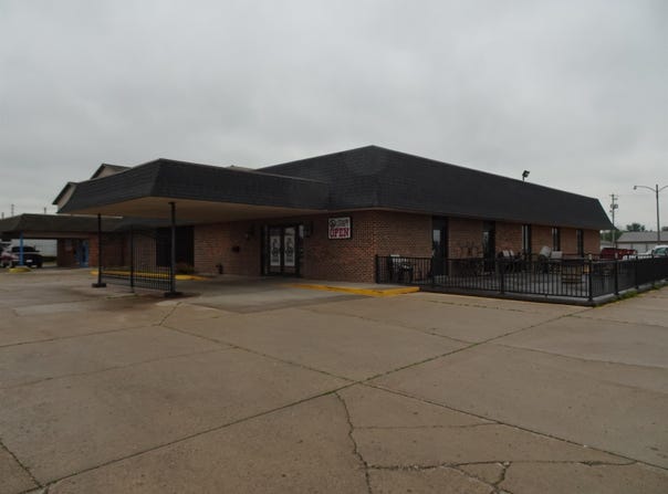 1113 S 2nd Ave, Sheldon, IA 51201