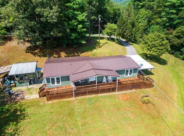 204 Grove Rd, Sylva, NC 28779