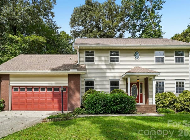 506 Fox Hollow Lane, Mills River, NC 28759