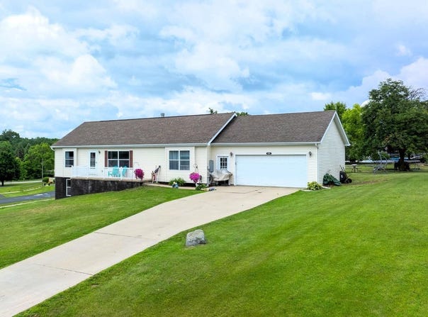 630 Lennon Lane, Gladwin, MI 48624