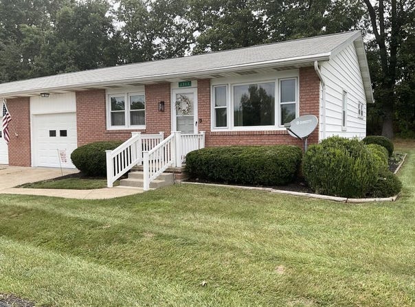 1711 Olive Ct, Ashland, OH 44805