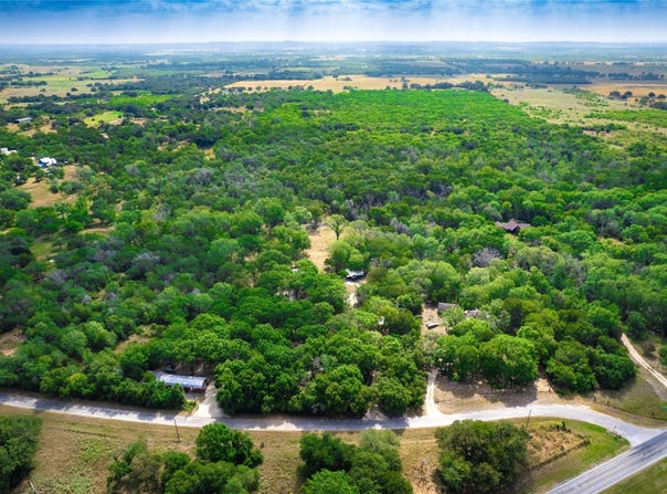 12135 Fm 1322, Luling, TX 78648