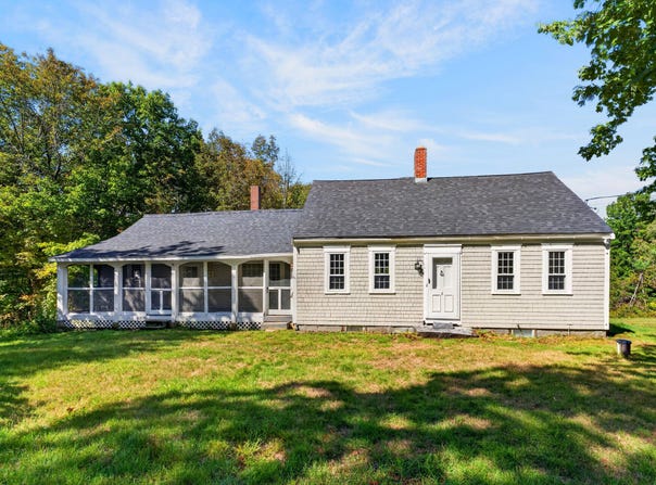 6 Barton Road, Windsor, ME 04330