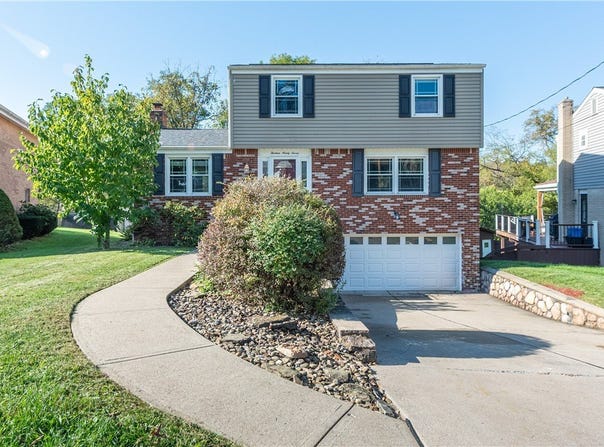 1397 Snee Dr, South Park, PA 15236