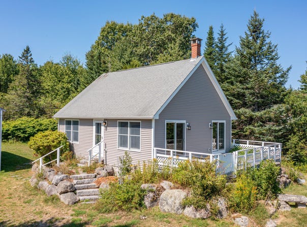 5 Dodge Point Road, Tremont, ME 04674