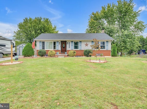 299 BERLIN Road, NEW OXFORD, PA 17350