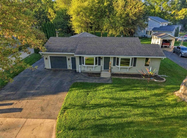 415 Waterloo Road, Marshall, WI 53559