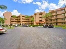 9501 Seagrape Dr, Davie, FL 33324