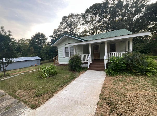 559 NE 3RD St, Carbon Hill, AL 35549