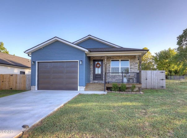 404 E Maple Street, Diamond, MO 64840