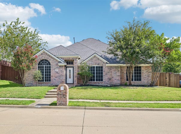 3901 Rolling Hills Drive, Plano, TX 75025