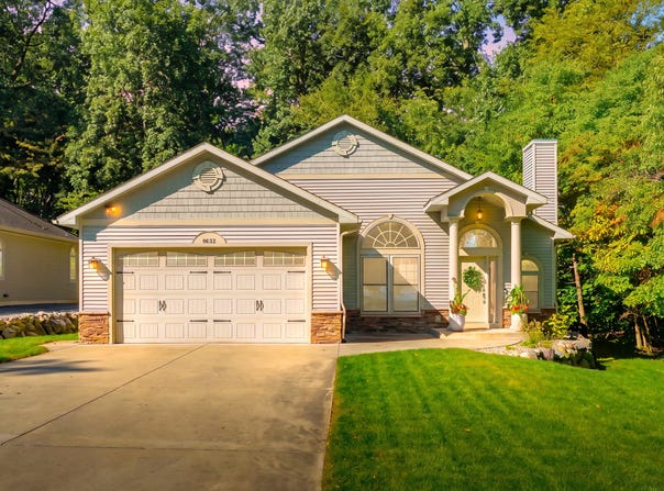 9632 Woodlawn Drive, Portage, MI 49002