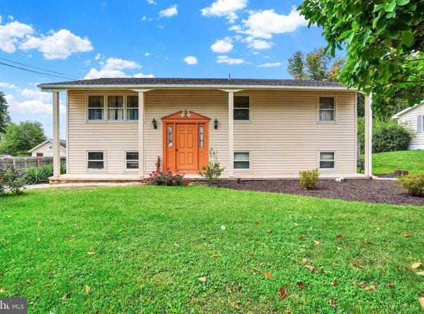 2140 DERRY, YORK, PA 17408