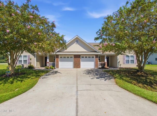 209 Hawks Bluff Drive, New Bern, NC 28560