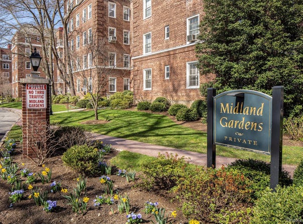 2 Midland Gardens Avenue, Bronxville, NY 10708
