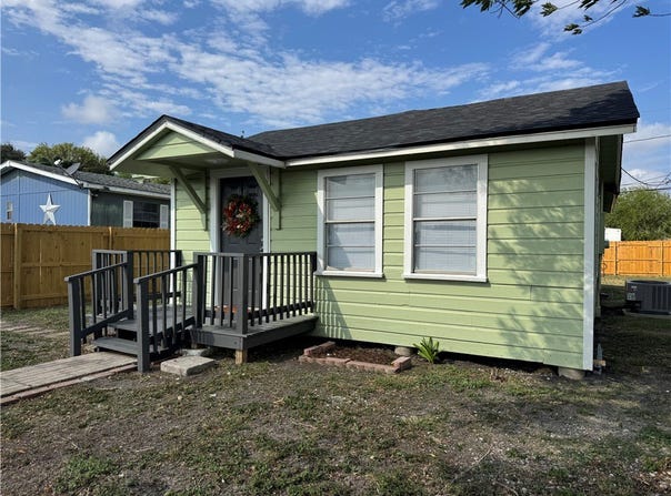 448 Peach Street, Taft, TX 78390