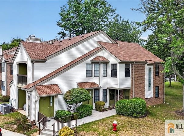 1914 Bayhead Drive, PARLIN, NJ 08859