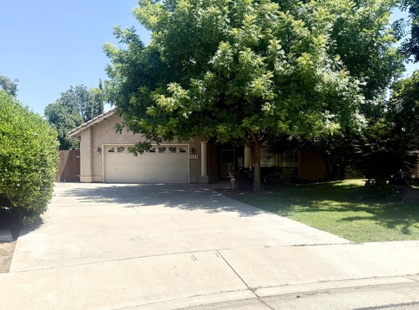 1534 S Grand Street, Visalia, CA 93292