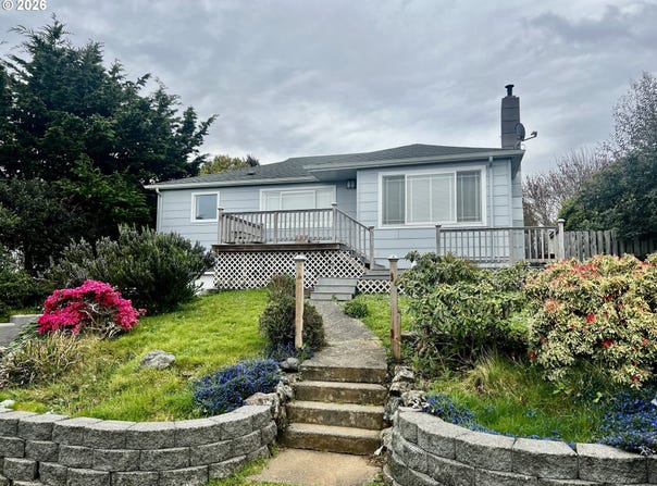 94251 2ND St, GoldBeach, OR 97444