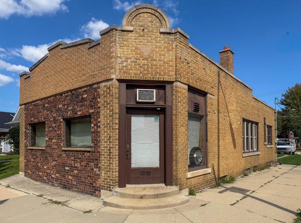 7234 W Becher St, West Allis, WI 53219