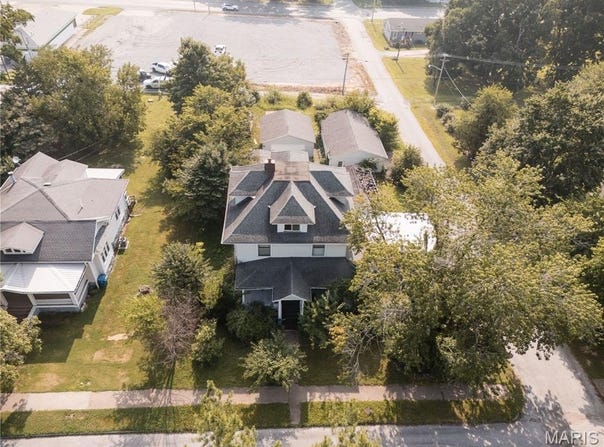 511 S Washington, Mcleansboro, IL 62859
