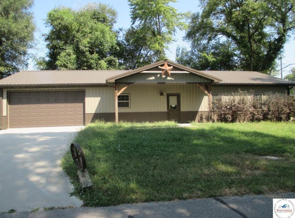 100 E Clay Street, Smithton, MO 65350