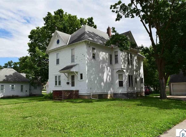 216 Cleveland Ave W, Winnebago, MN 56098