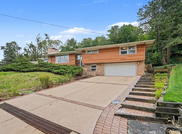 41 Sunset Trail, Portage, IN 46368