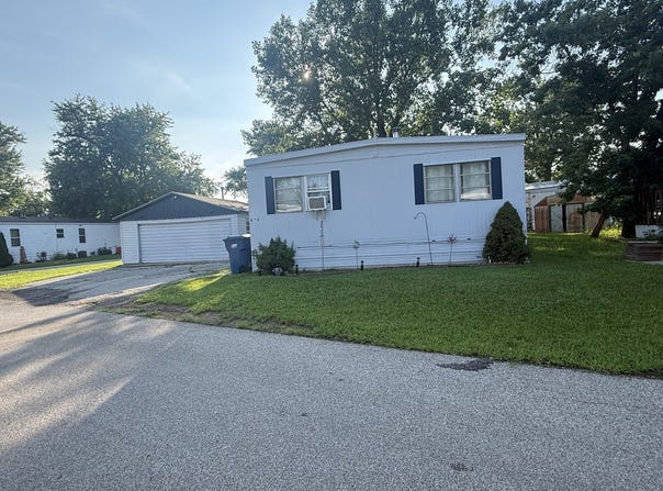 870 5th Street, Normal, IL 61761