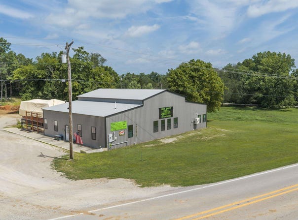 2052 CENTRAL BOULEVARD, Bull Shoals, AR 72619