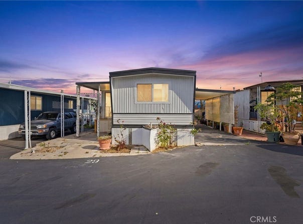 1660 Whittier, Costa Mesa, CA 92627