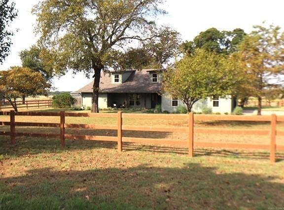 2 Hickory Place, Durant, OK 74701