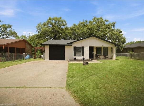 1402 N ST, Barling, AR 72923