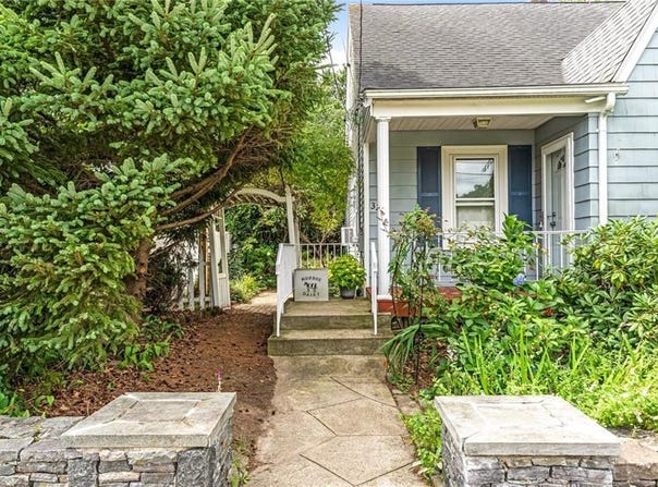 32 Benbridge Avenue, Warwick, RI 02888