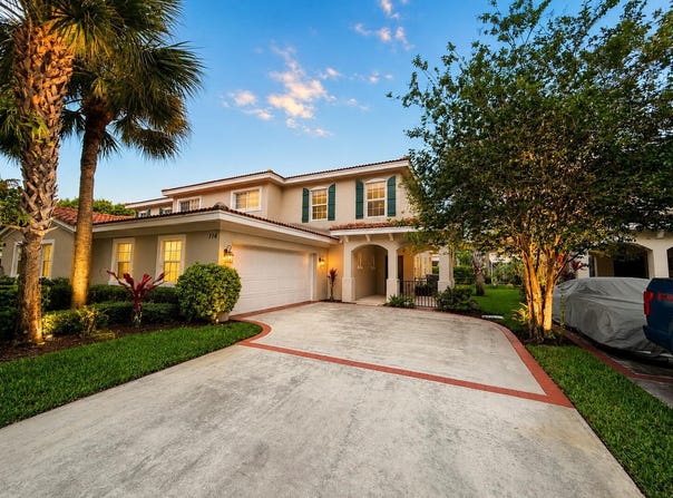 114 Owl Pointe Circle, Jupiter, FL 33458