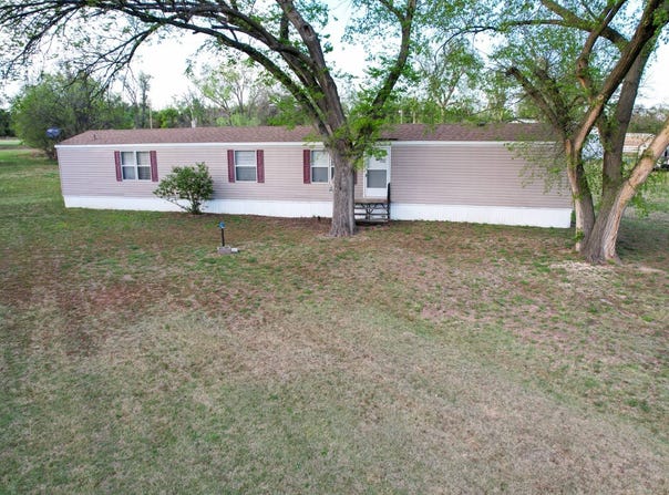 106 E 6th St, Raymond, KS 67573