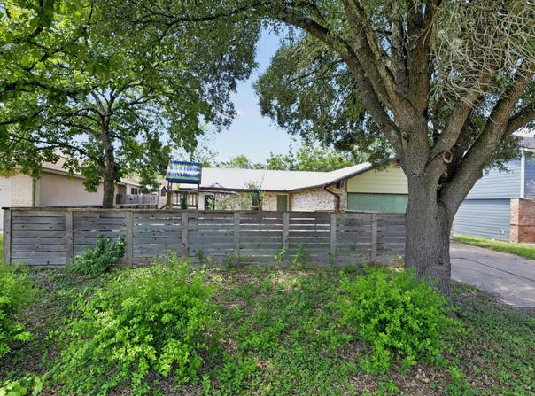 1213 Dunstan Dr, Austin, TX 78745