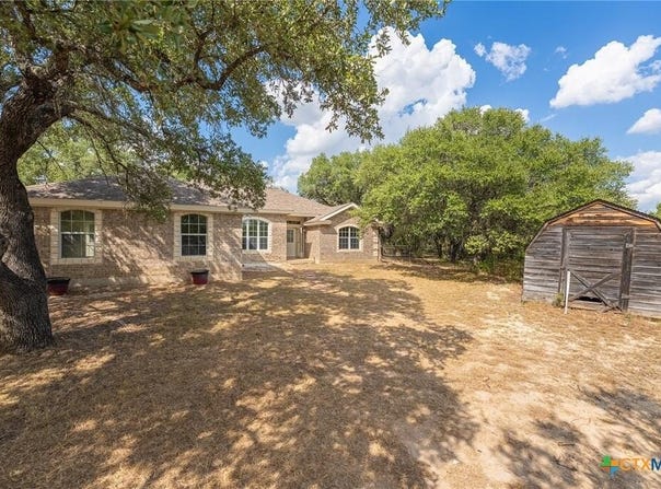 614 Private Rd, Lampasas, TX