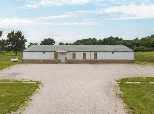 990 Schoolview Drive, Marshfield, MO 65706